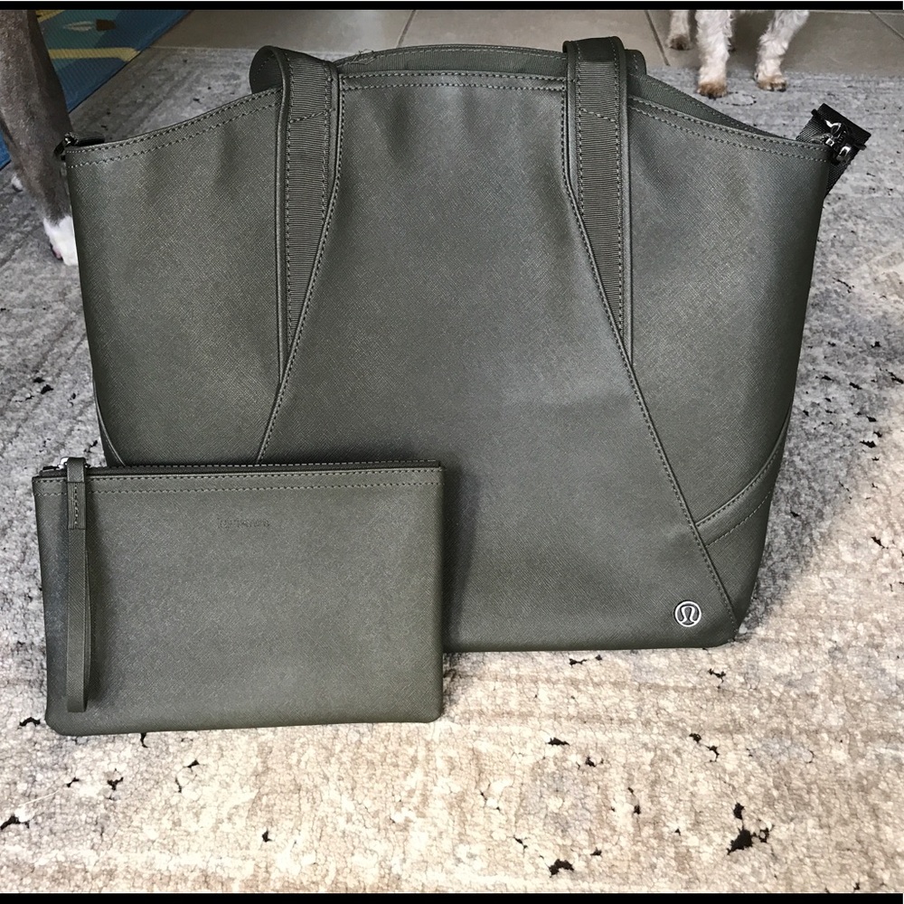 Lululemon tote